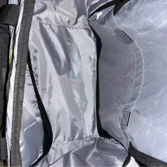 Adidas Defender Duffle NWT - Picture 8 of 8